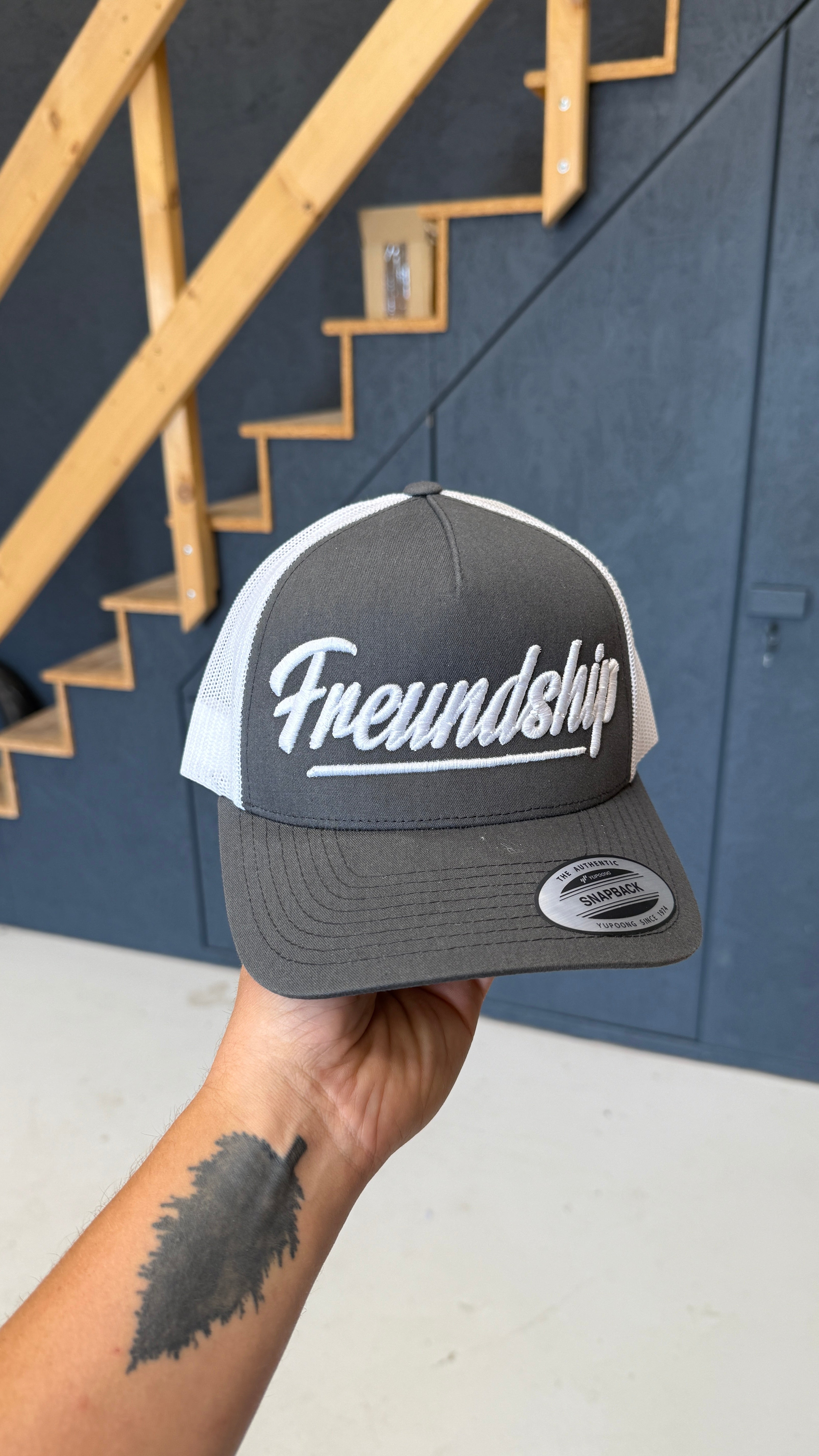 Snapback / Truckercap "Freundship"