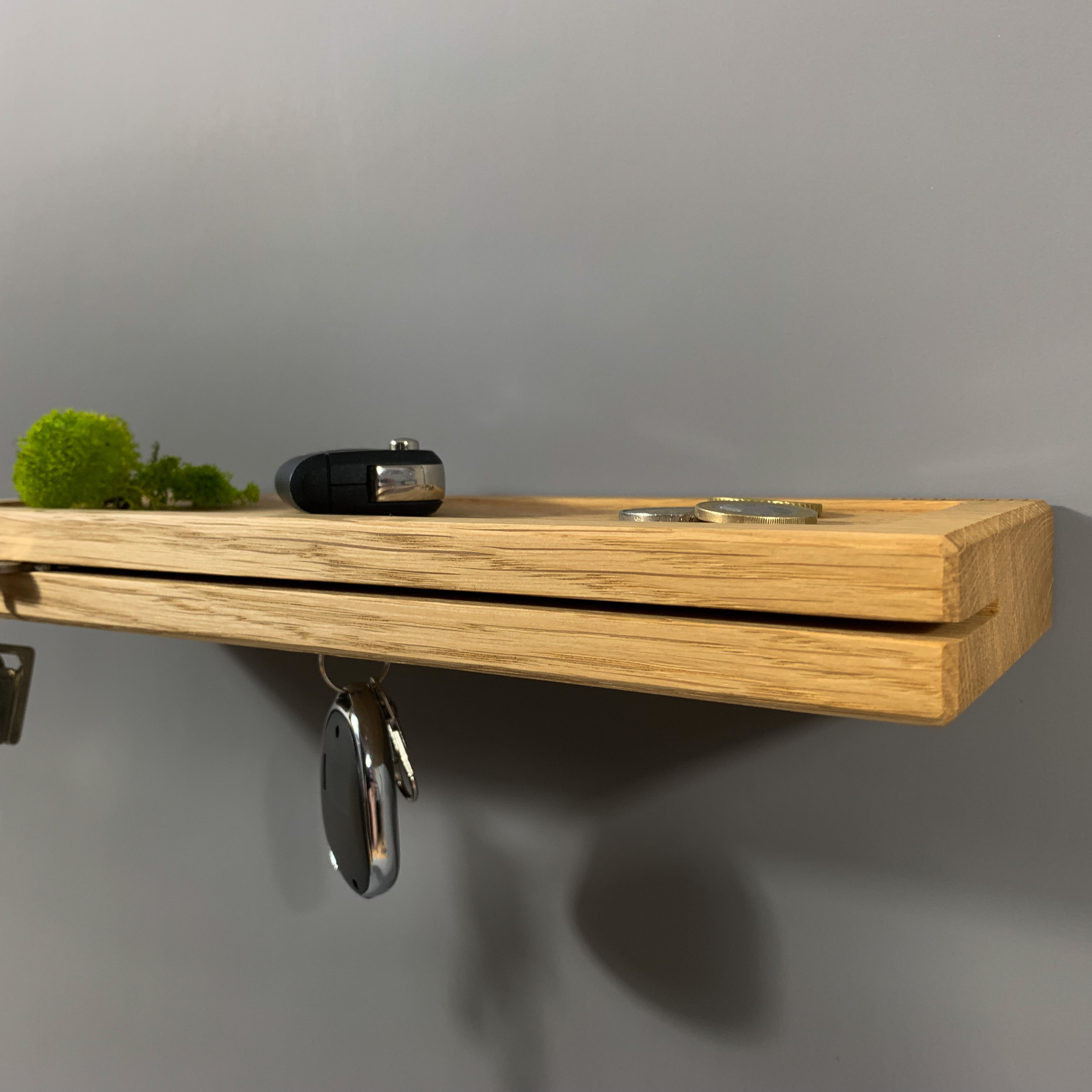 Schlüsselbrett aus Massivholz Eiche - magnetisch & mit Ablage