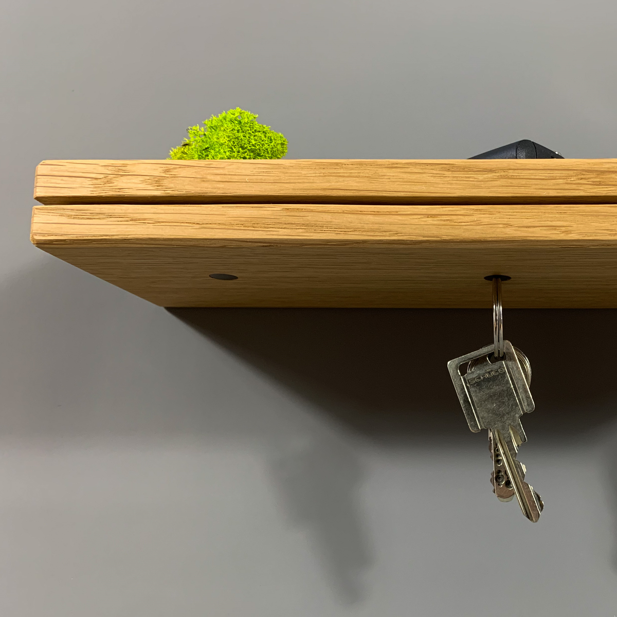Schlüsselbrett aus Massivholz Eiche - magnetisch & mit Ablage