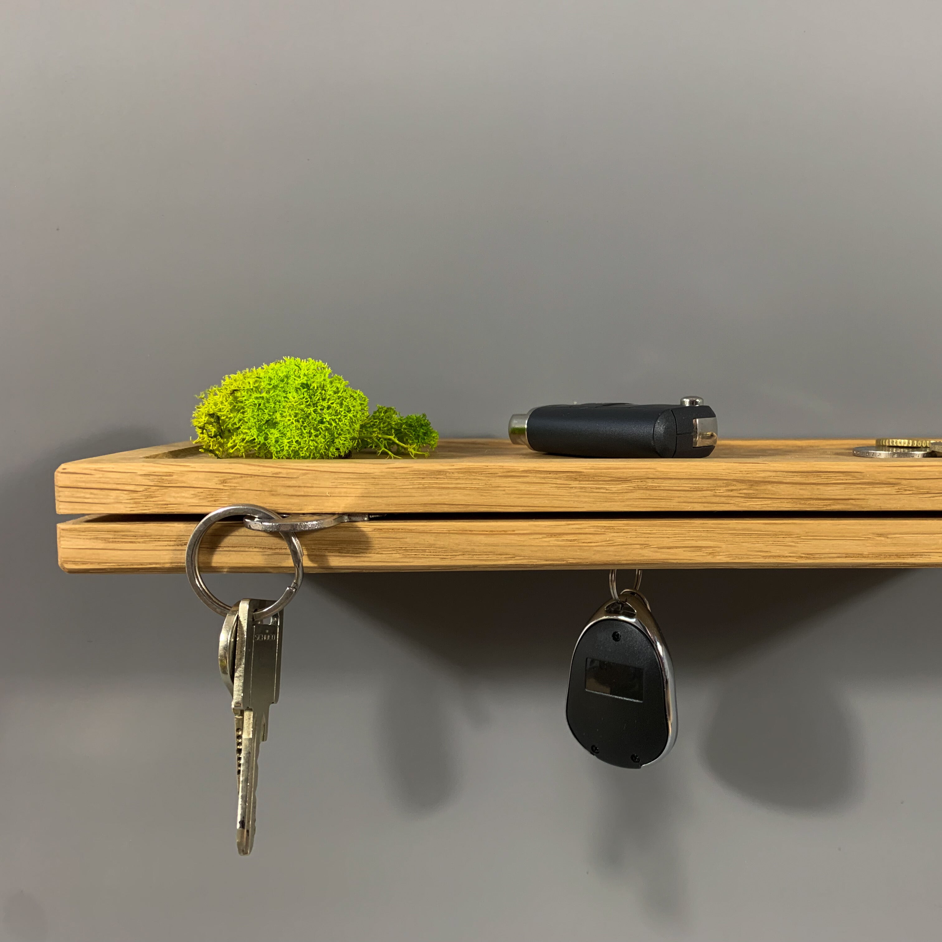 Schlüsselbrett aus Massivholz Eiche - magnetisch & mit Ablage