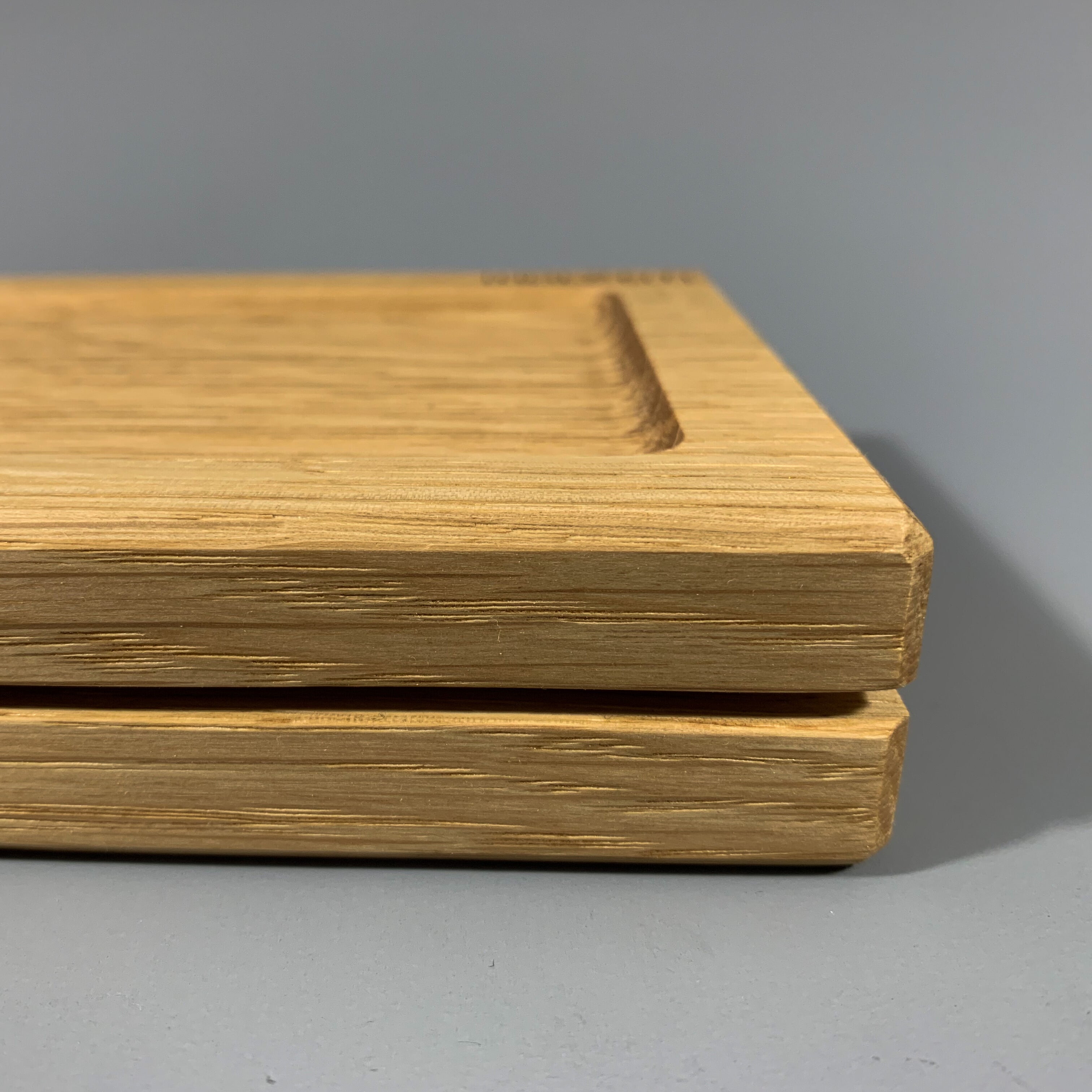 Schlüsselbrett aus Massivholz Eiche - magnetisch & mit Ablage