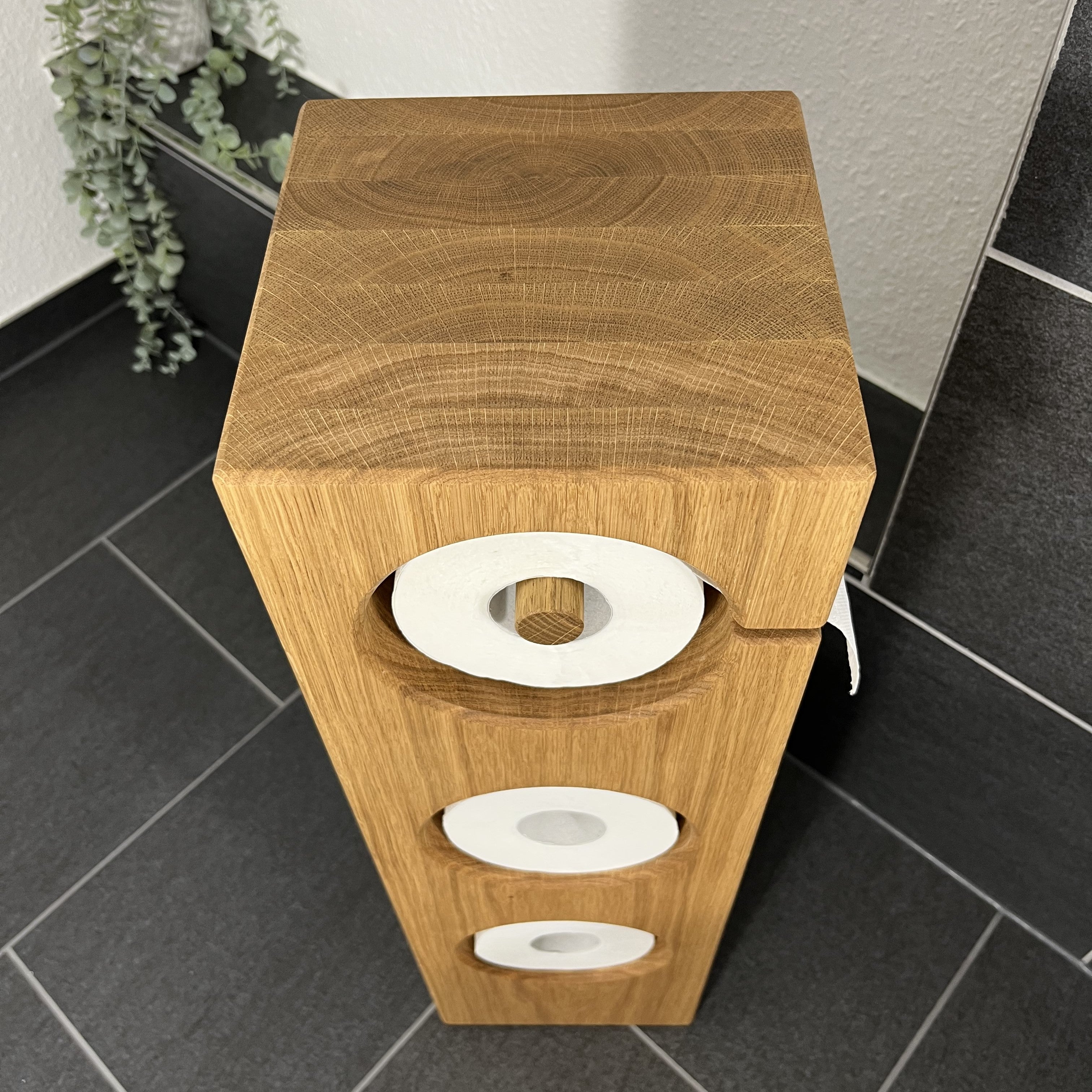 Toilettenpapierhalter aus Massivholz Eiche - ein echter Hingucker!